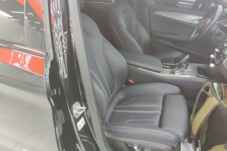 Used BMW 5 Series 2020 525i M Sport Package Right Front Seat