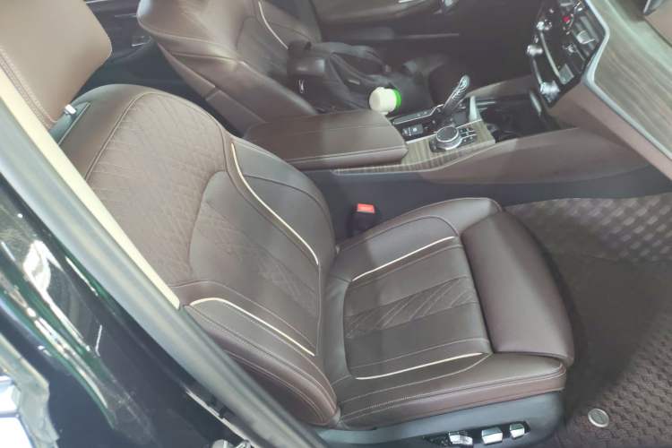 Used BMW 5 Series 2020 530Li Executive Luxury Package Right Front Seat
