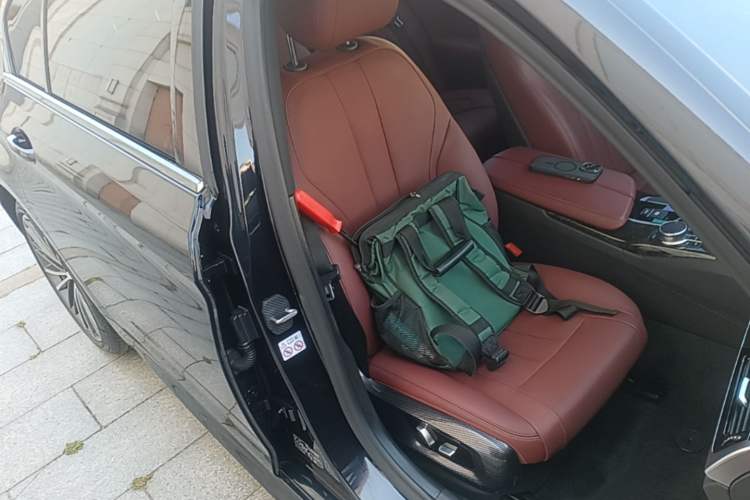 Used BMW 5 Series 2020 530Li Leading Model M Sport Package Right Front Seat