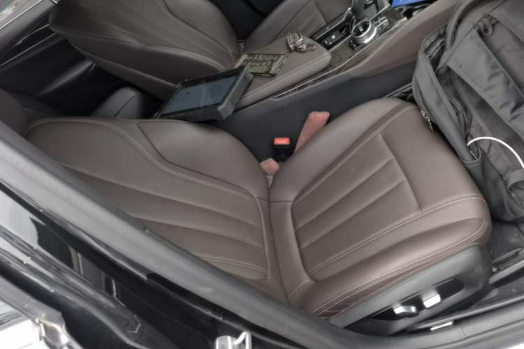 Used BMW 5 Series 2020 525Li M Sport Package Right Front Seat