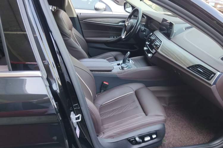 Used BMW 5 Series 2020 530Li Luxury Edition Premium Package Right Front Seat