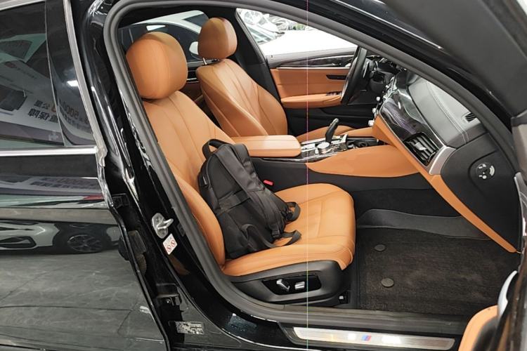 Used BMW 5 Series 2020 530Li Luxury Edition M Sport Package Right Front Seat