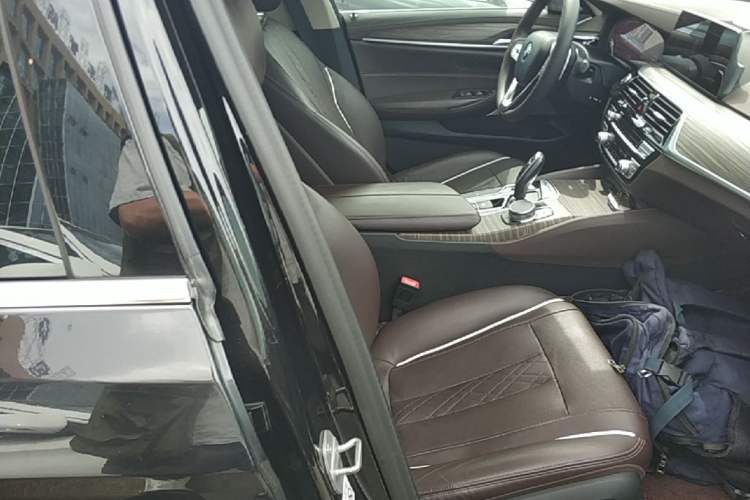 Used BMW 5 Series 2020 530Li Leading Edition Luxury Package Right Front Seat