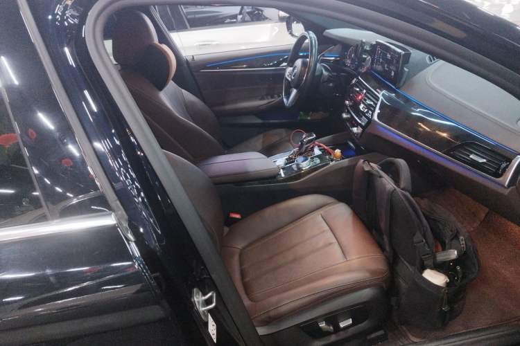 Used BMW 5 Series 2020 525Li M Sport Package Right Front Seat