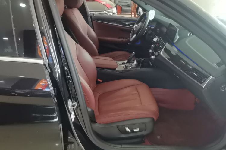 Used BMW 5 Series 2020 530Li Leading Model M Sport Package Right Front Seat
