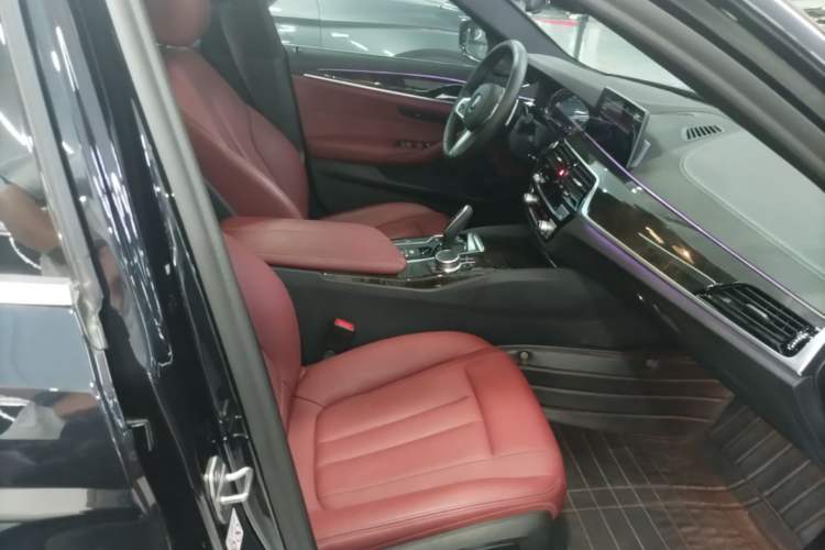 Used BMW 5 Series 2020 530Li Leading Model M Sport Package Right Front Seat
