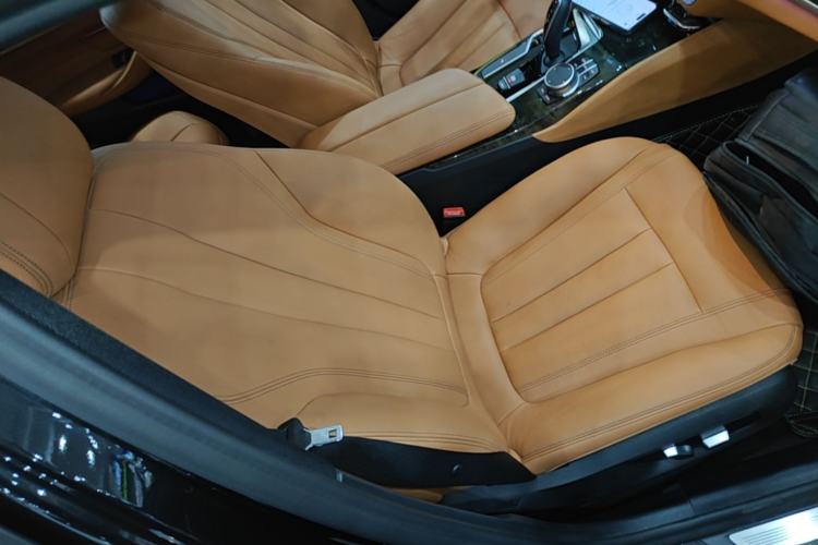 Used BMW 5 Series 2020 530Li Leading Model M Sport Package Right Front Seat