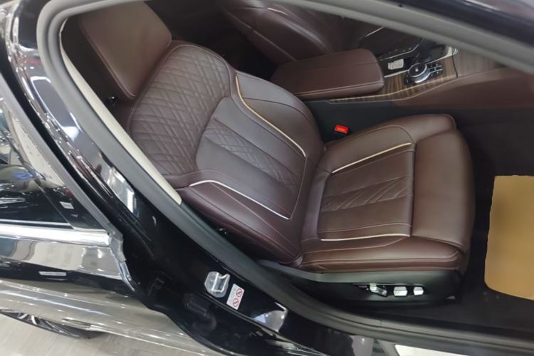 Used BMW 5 Series 2020 530Li Executive Luxury Package Right Front Seat