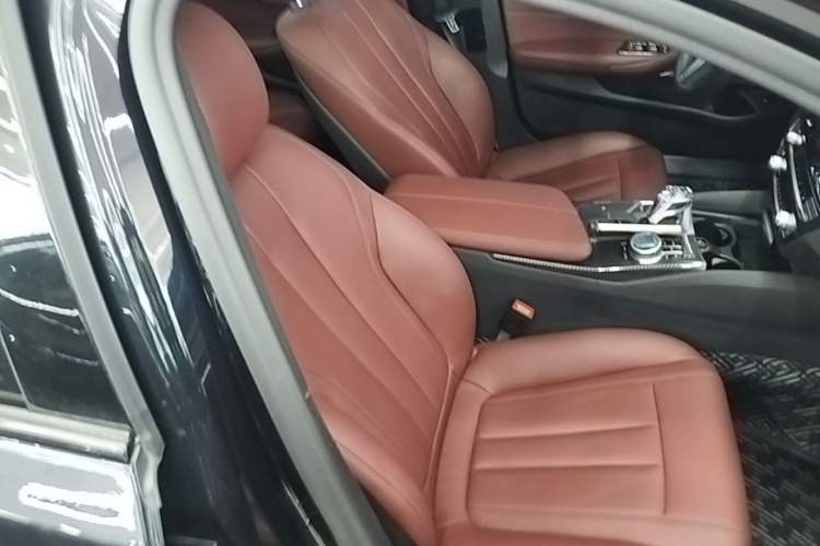 Used BMW 5 Series 2020 530Li Leading Model M Sport Package Right Front Seat
