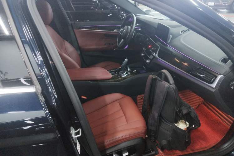 Used BMW 5 Series 2020 530Li Leading Model M Sport Package Right Front Seat