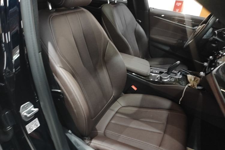 Used BMW 5 Series 2020 525Li M Sport Package Right Front Seat