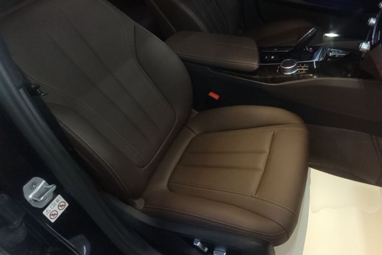 Used BMW 5 Series 2020 525Li M Sport Package Right Front Seat