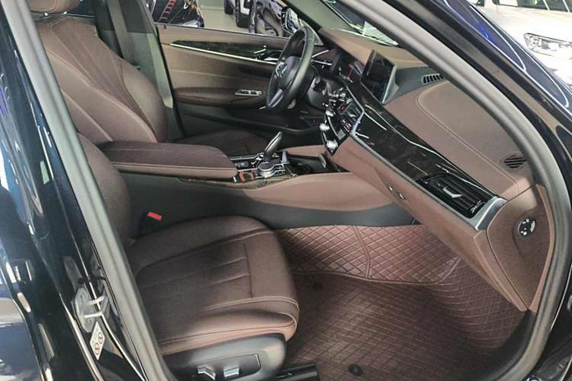 Used BMW 5 Series 2020 525Li M Sport Package Right Front Seat