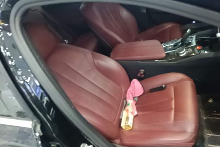 Used BMW 5 Series 2020 530Li Leading Model M Sport Package Right Front Seat