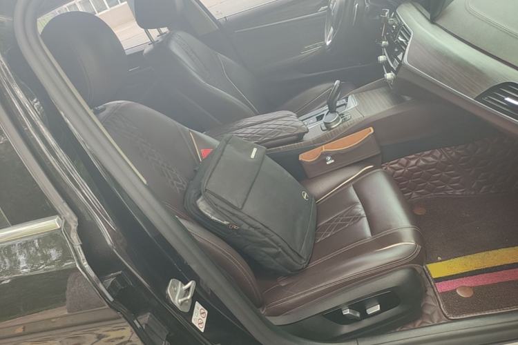 Used BMW 5 Series 2020 530Li Leading Edition Luxury Package Right Front Seat