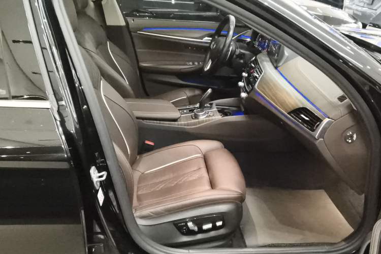 Used BMW 5 Series 2020 530Li Luxury Edition Premium Package Right Front Seat
