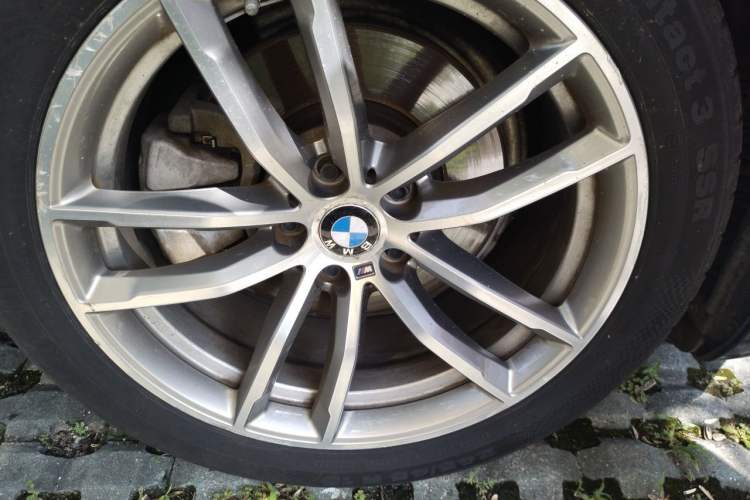 Used BMW 5 Series 2020 525Li M Sport Package Right Front Wheel Hub