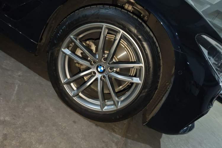 Used BMW 5 Series 2020 525i M Sport Package Right Front Wheel Hub