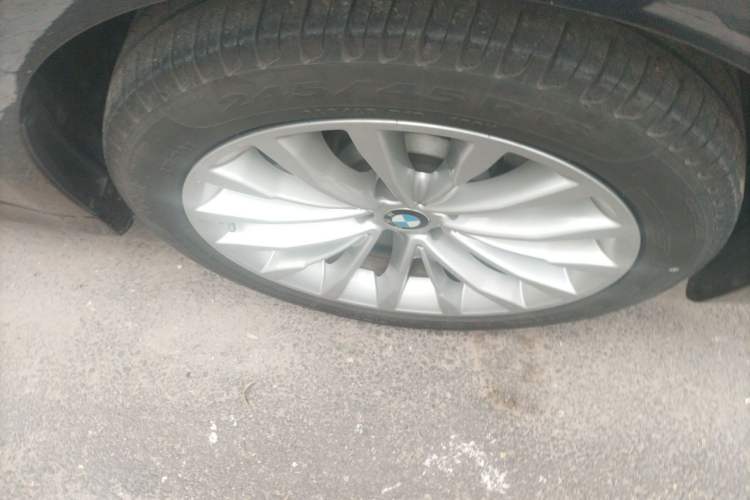 Used BMW 5 Series 2020 530Li Luxury Edition Premium Package Right Front Wheel Hub