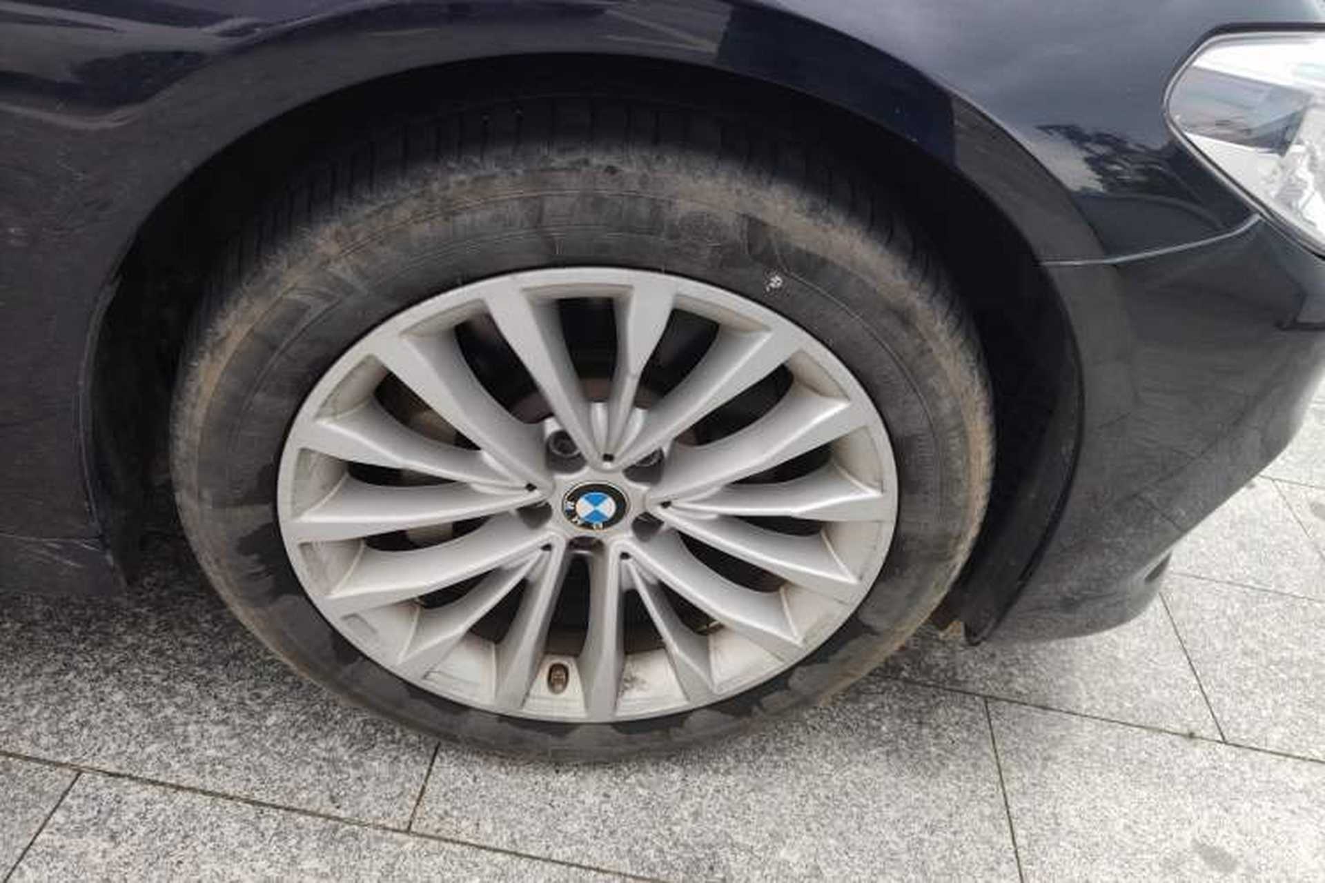 Used BMW 5 Series 2020 530Li Leading Edition Luxury Package Right Front Wheel Hub