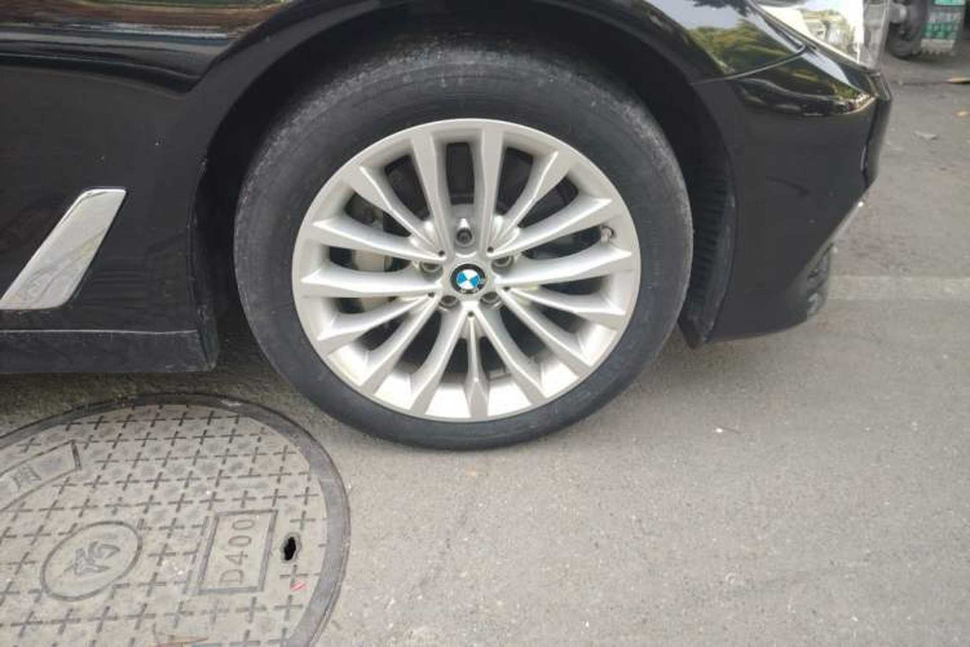 Used BMW 5 Series 2020 530Li Leading Edition Luxury Package Right Front Wheel Hub
