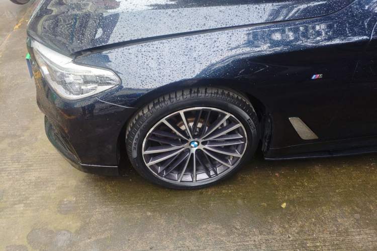 Used BMW 5 Series 2020 530Li Leading Model M Sport Package Right Front Wheel Hub