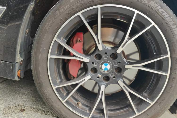 Used BMW 5 Series 2020 530Li Leading Edition Luxury Package Right Front Wheel Hub
