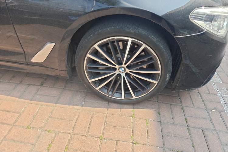 Used BMW 5 Series 2020 530Li Leading Model M Sport Package Right Front Wheel Hub