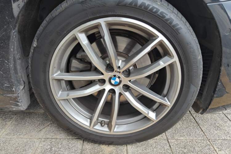 Used BMW 5 Series 2020 525Li M Sport Package Right Front Wheel Hub