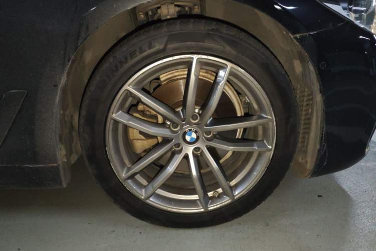 Used BMW 5 Series 2020 525i M Sport Package Right Front Wheel Hub