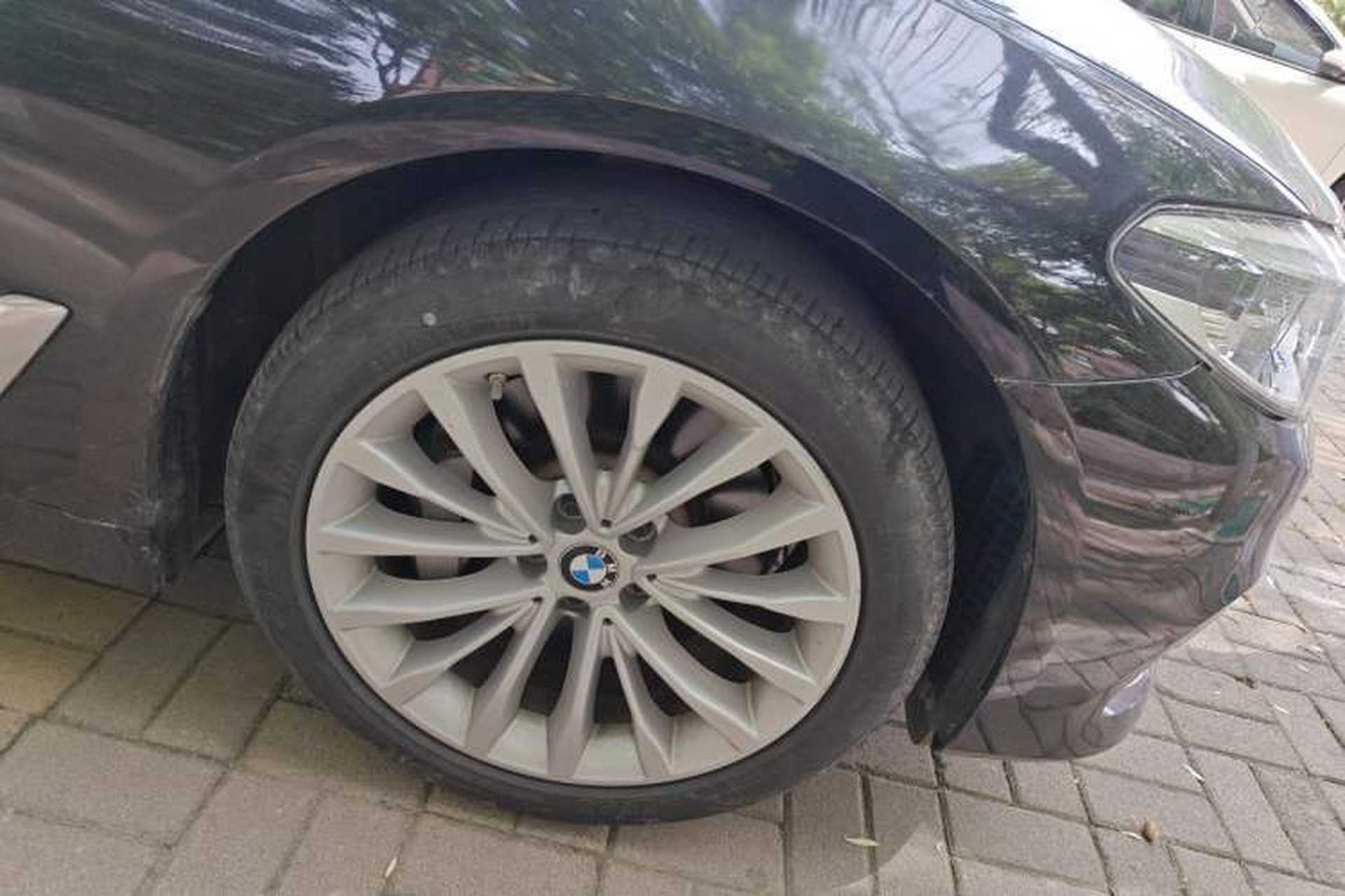 Used BMW 5 Series 2020 530Li Leading Edition Luxury Package Right Front Wheel Hub