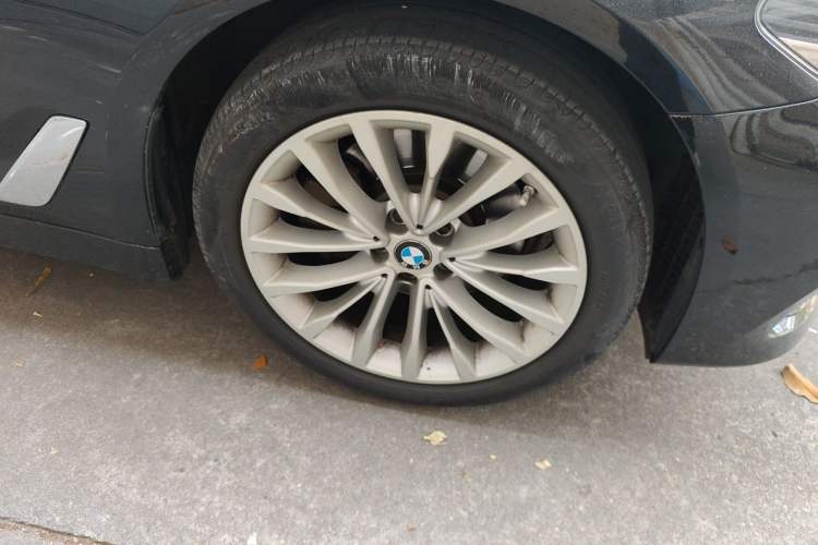 Used BMW 5 Series 2020 525Li Luxury Package Right Front Wheel Hub