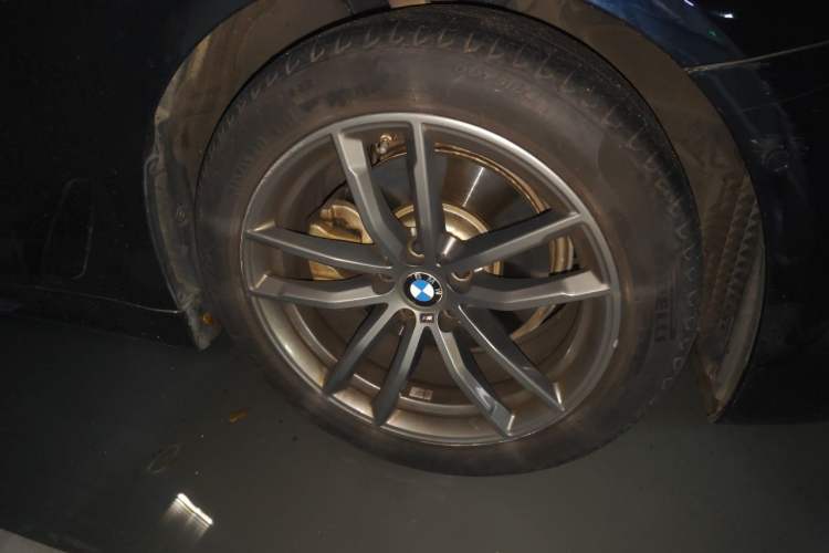 Used BMW 5 Series 2020 525i M Sport Package Right Front Wheel Hub