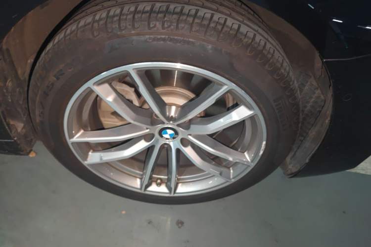 Used BMW 5 Series 2020 525Li M Sport Package Right Front Wheel Hub