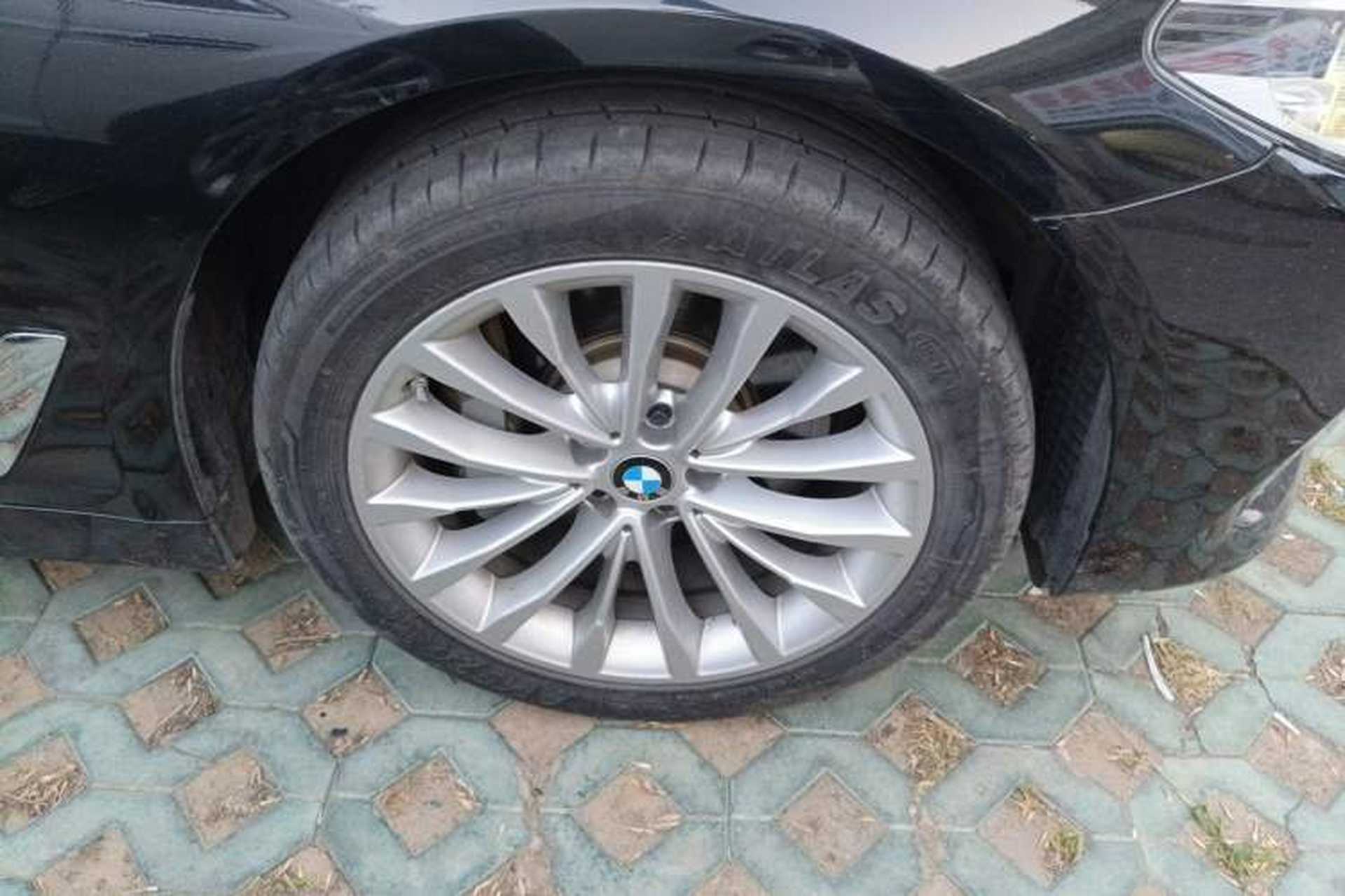 Used BMW 5 Series 2020 530Li xDrive Luxury Package Right Front Wheel Hub