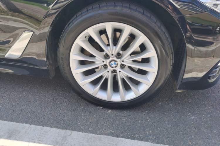 Used BMW 5 Series 2020 525Li Luxury Package Right Front Wheel Hub