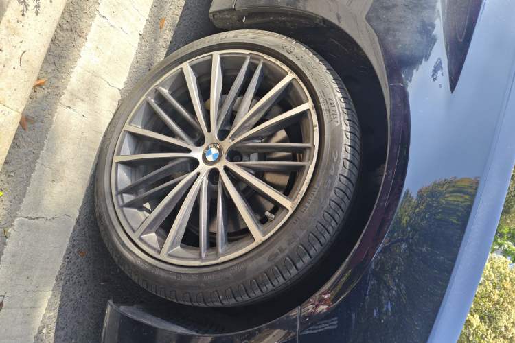 Used BMW 5 Series 2020 530Li Leading Model M Sport Package Right Front Wheel Hub