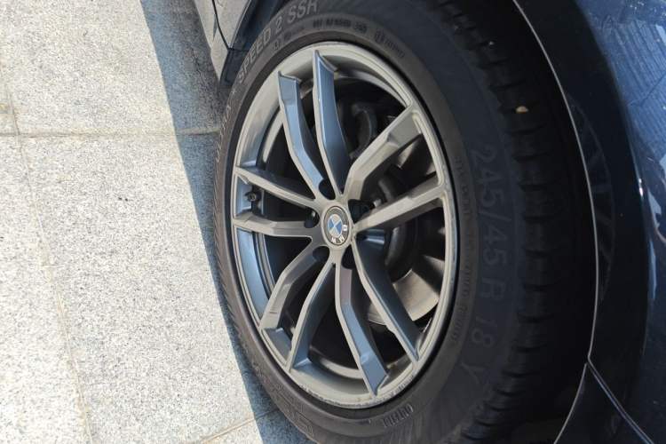 Used BMW 5 Series 2020 525i M Sport Package Right Front Wheel Hub