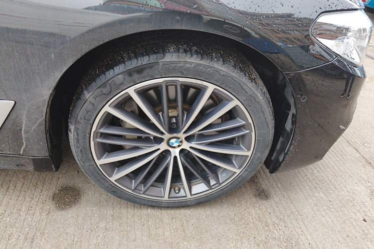 Used BMW 5 Series 2020 530Li Leading Model M Sport Package Right Front Wheel Hub