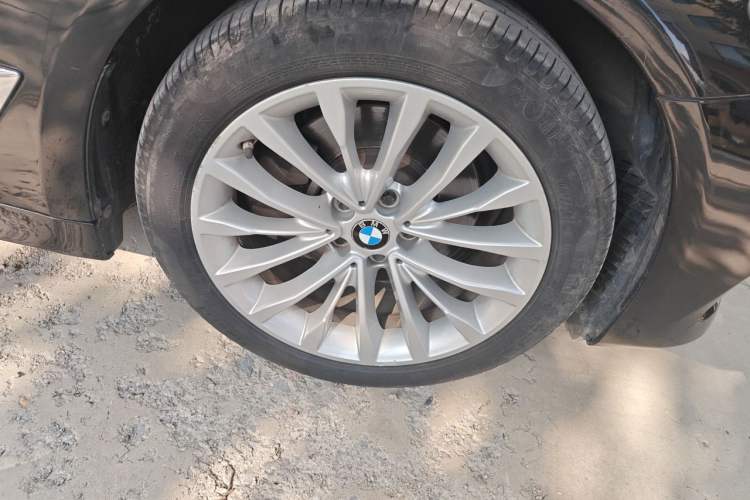Used BMW 5 Series 2020 525Li Luxury Package Right Front Wheel Hub
