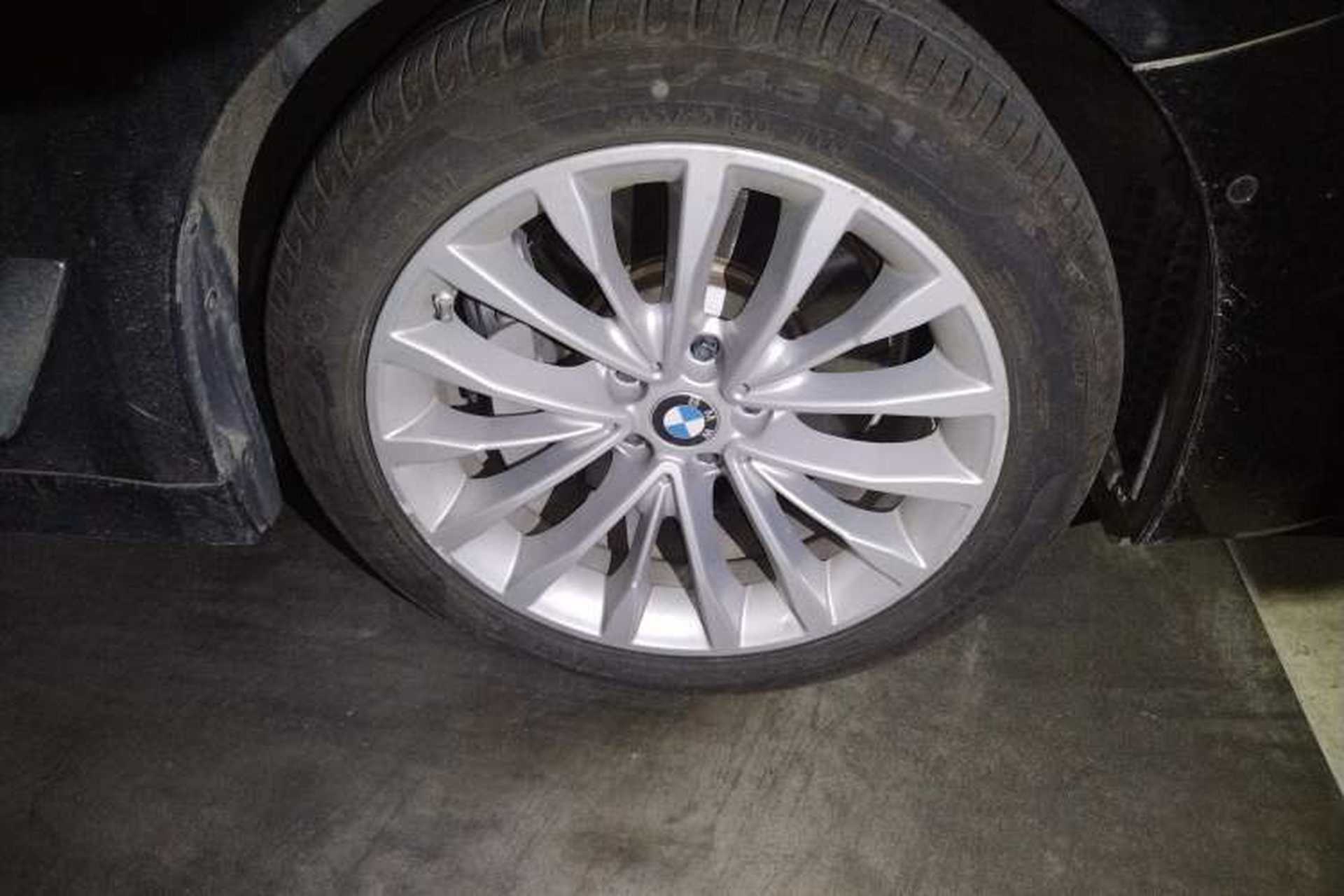 Used BMW 5 Series 2020 530Li Leading Edition Luxury Package Right Front Wheel Hub