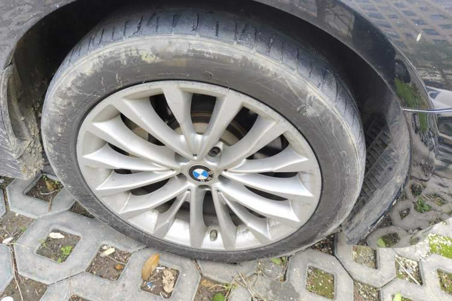 Used BMW 5 Series 2020 530Li Leading Edition Luxury Package Right Front Wheel Hub