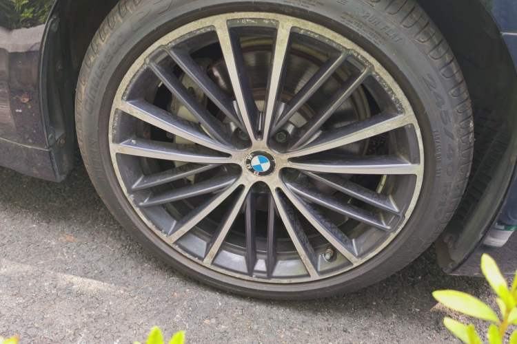 Used BMW 5 Series 2020 530Li Leading Model M Sport Package Right Front Wheel Hub
