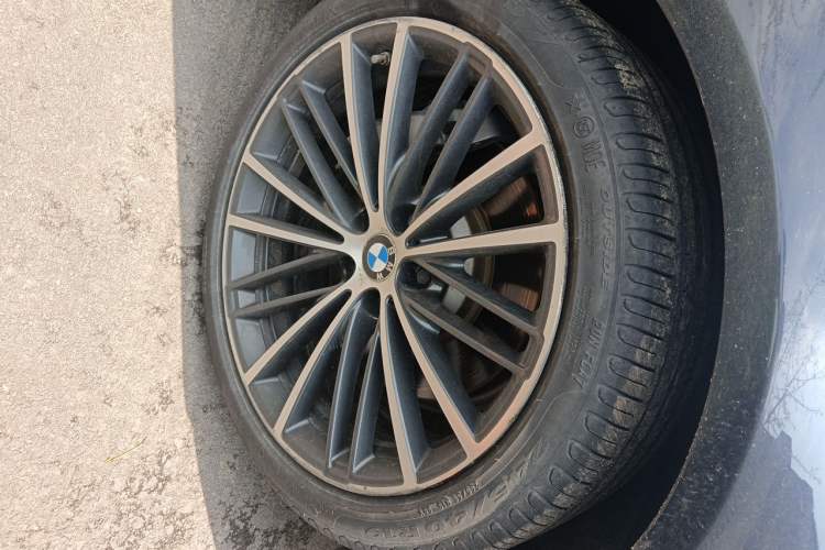 Used BMW 5 Series 2020 530Li xDrive M Sport Package Right Front Wheel Hub