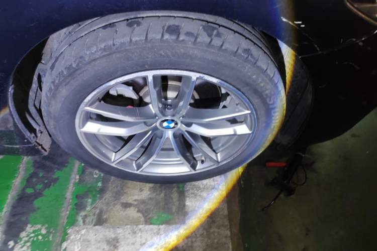 Used BMW 5 Series 2020 525Li M Sport Package Right Front Wheel Hub