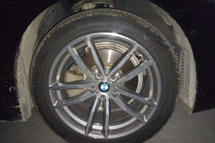Used BMW 5 Series 2020 525Li M Sport Package Right Front Wheel Hub