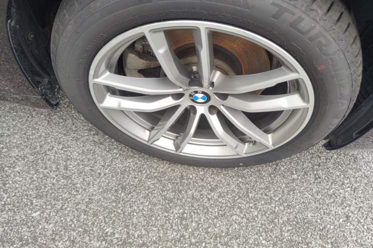 Used BMW 5 Series 2020 525Li M Sport Package Right Front Wheel Hub