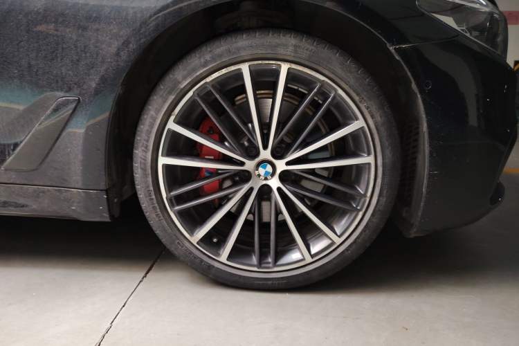 Used BMW 5 Series 2020 530Li Leading Model M Sport Package Right Front Wheel Hub
