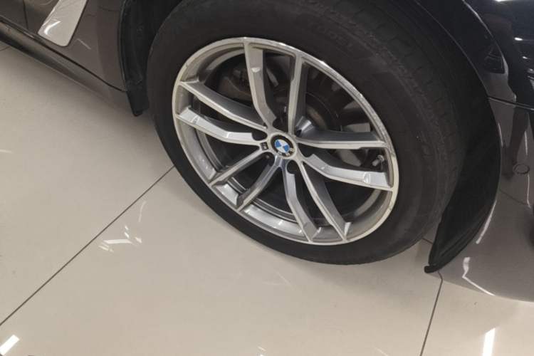 Used BMW 5 Series 2020 525Li M Sport Package Right Front Wheel Hub