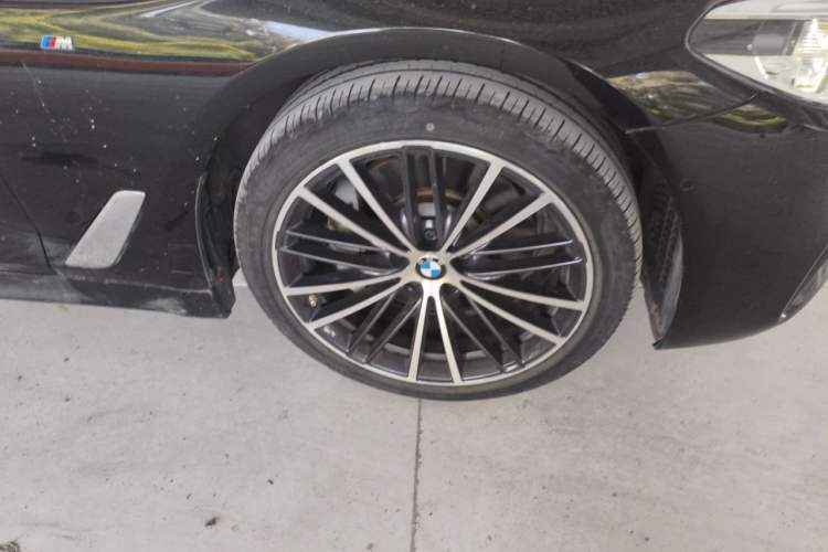 Used BMW 5 Series 2020 530Li Leading Model M Sport Package Right Front Wheel Hub